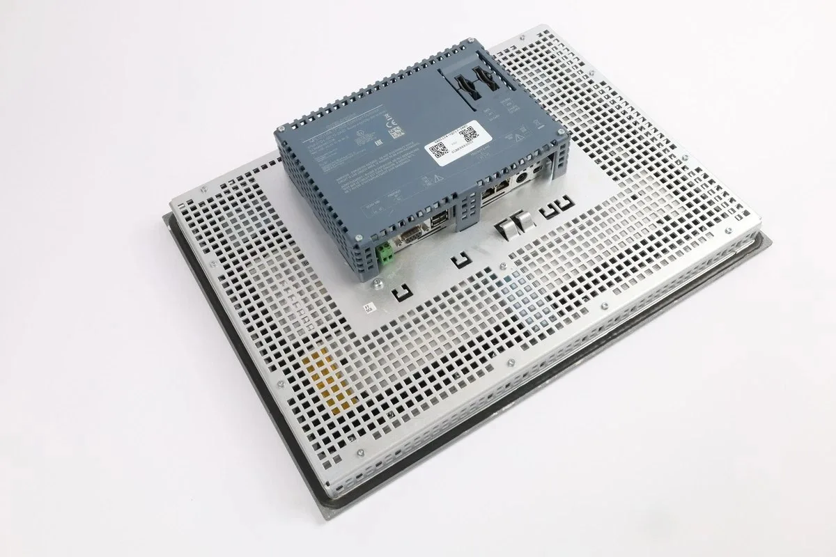 Siemens 6AG1124-0QC13-2AX0 Серия TP 3