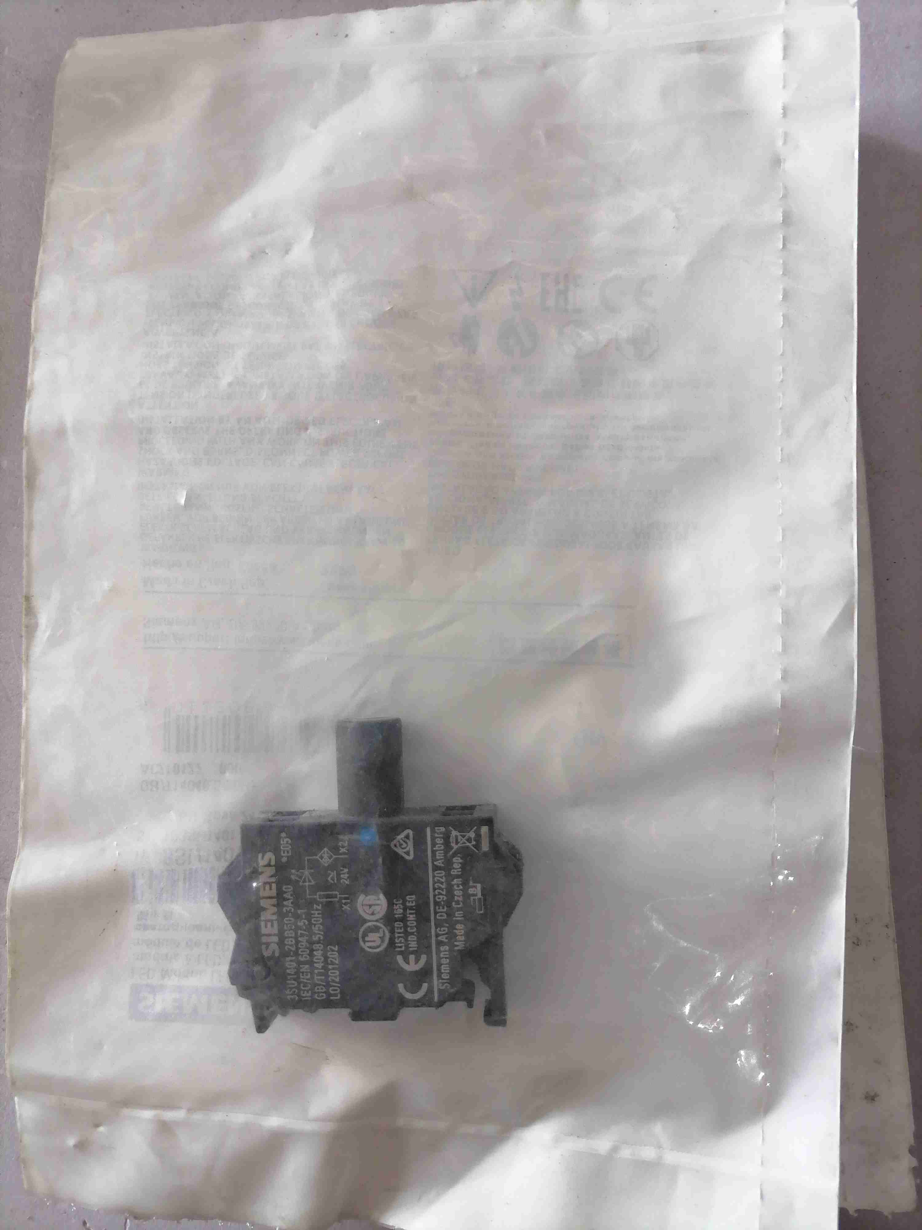 Siemens 3SU1401-2BB50-3AA0 Модуль