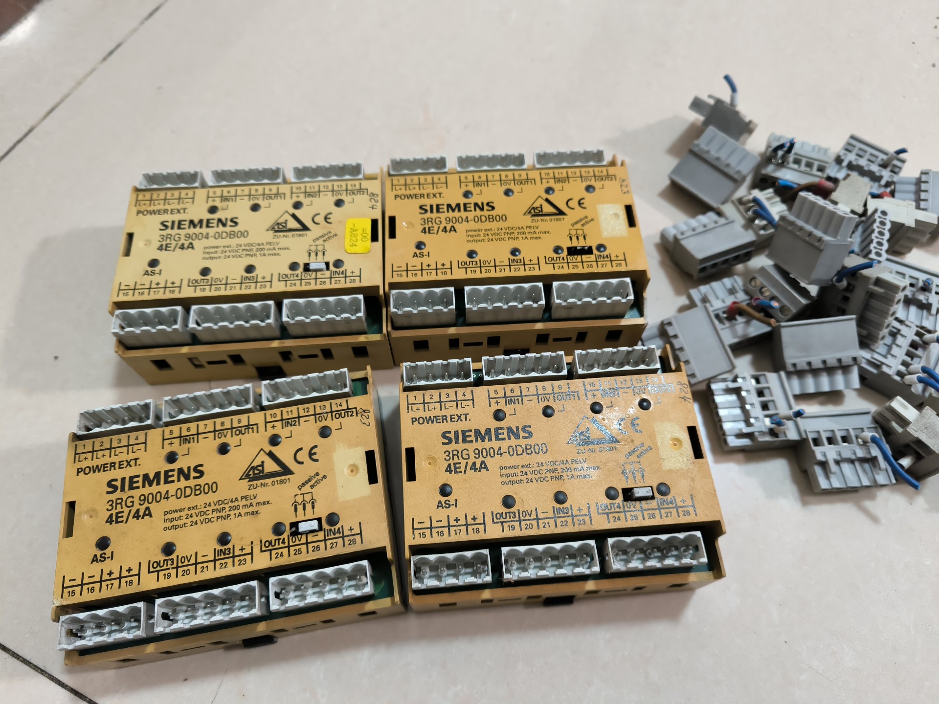 Siemens 3RG9004-0DB00 Модуль 3