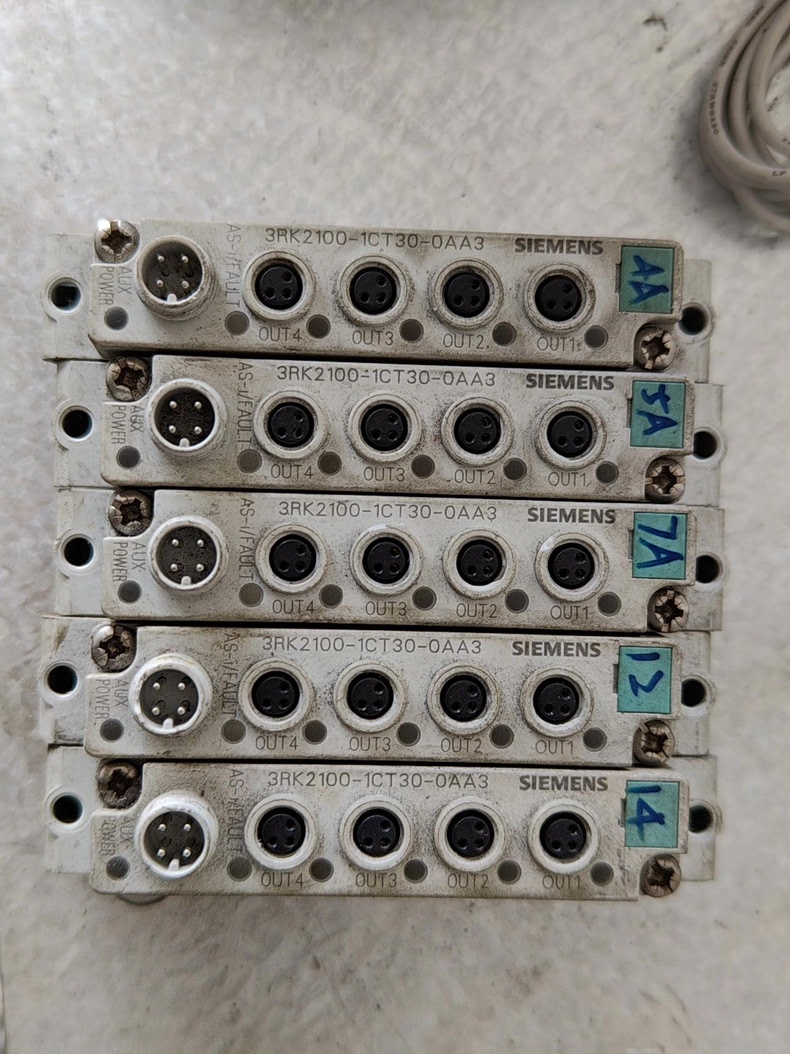 Siemens 3RK2100-1CT30-0AA3 Модуль
