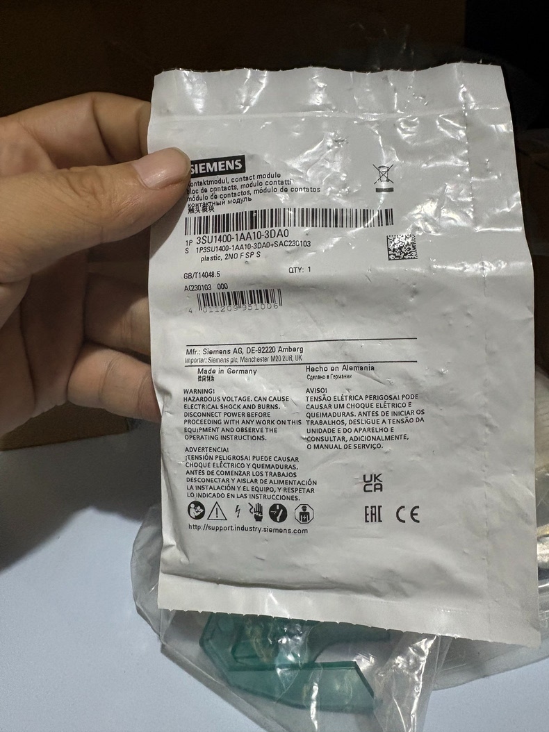 Siemens 3SU1400-1AA10-3DA0 Модуль