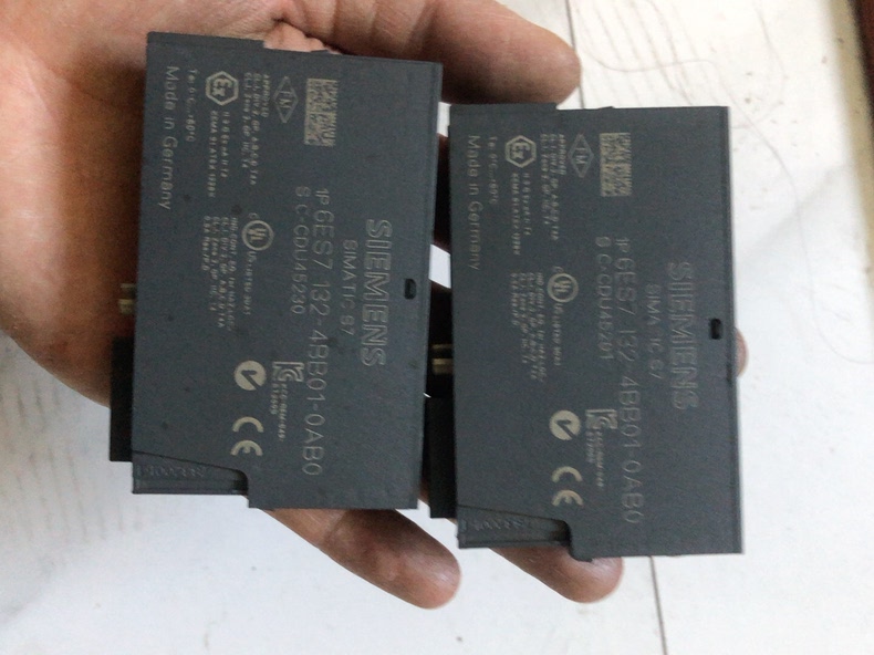 Siemens 6ES7132-4BB01-0AB0 Модуль ET-200