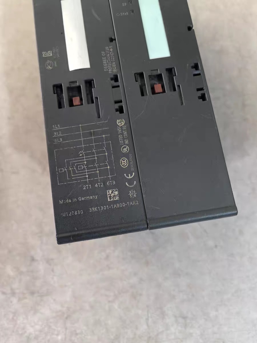 Siemens 3RK1301-1AB00-1AA2 Модуль ET-200 2