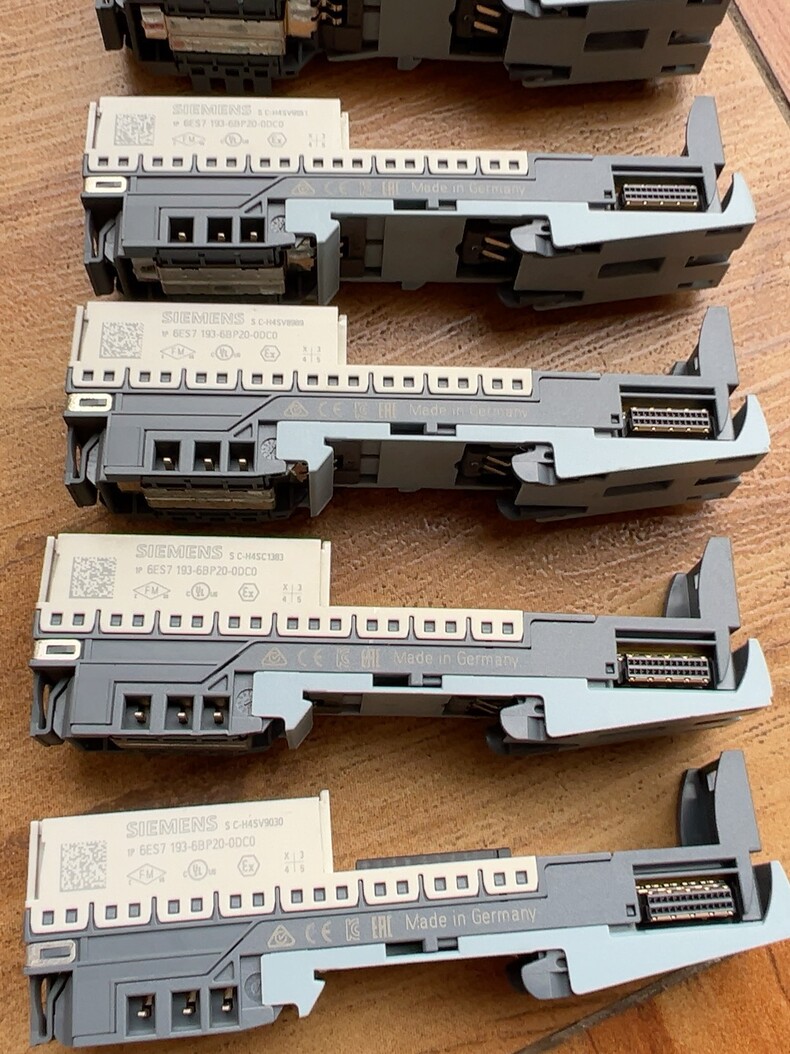 Siemens 6ES7193-6BP20-0DC0 Модуль ET-200
