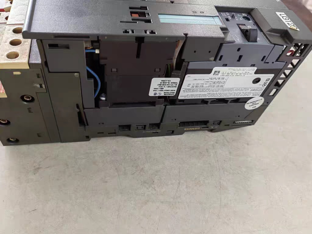 Siemens 3RK1301-1GB00-1AA2 Модуль ET-200 3