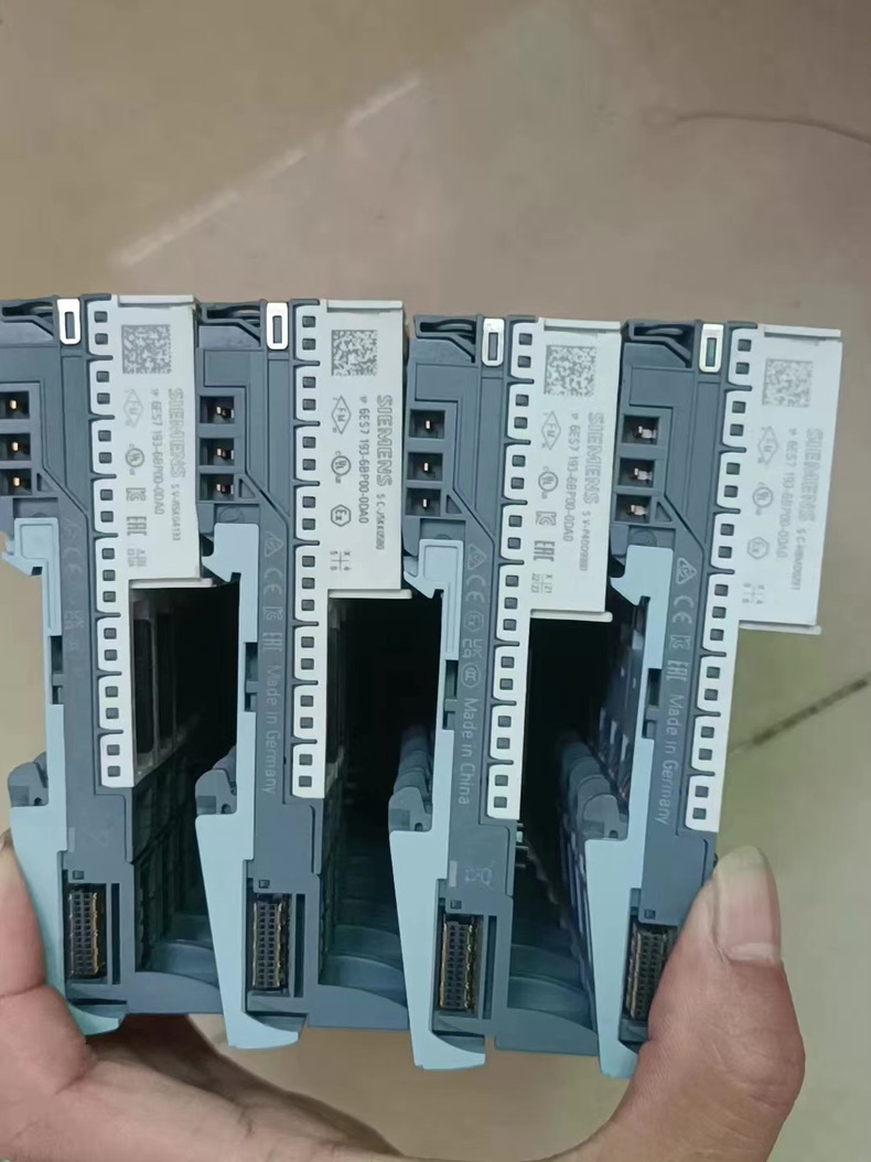 Siemens 6ES7193-6BP00-0DA0 Модуль ET-200 2