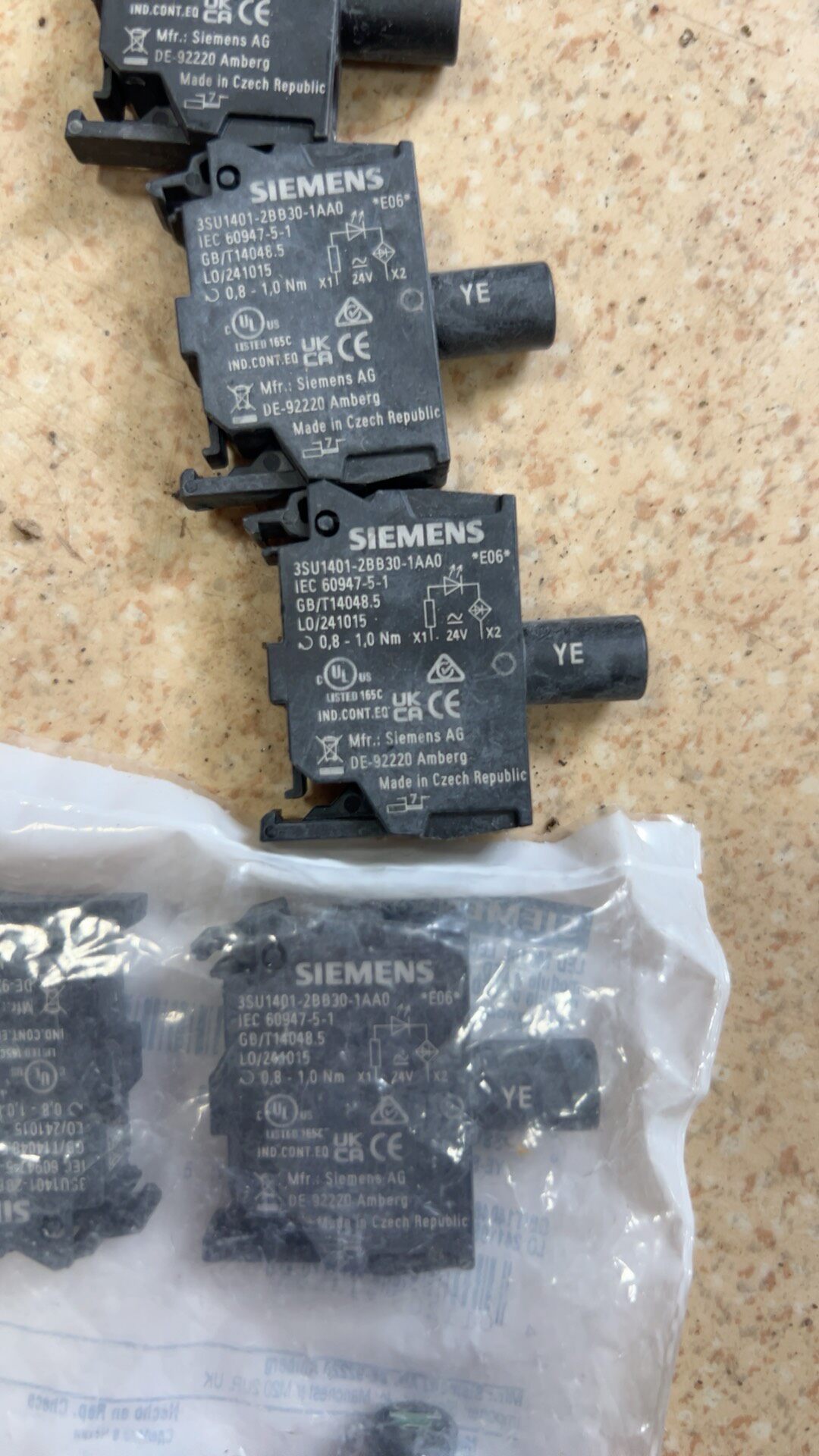 Siemens 3SU1401-2BB30-1AA0 Модуль 2