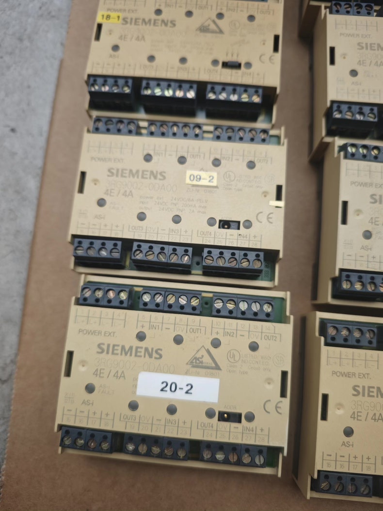 Siemens 3RG9002-0DA00 Модуль 2