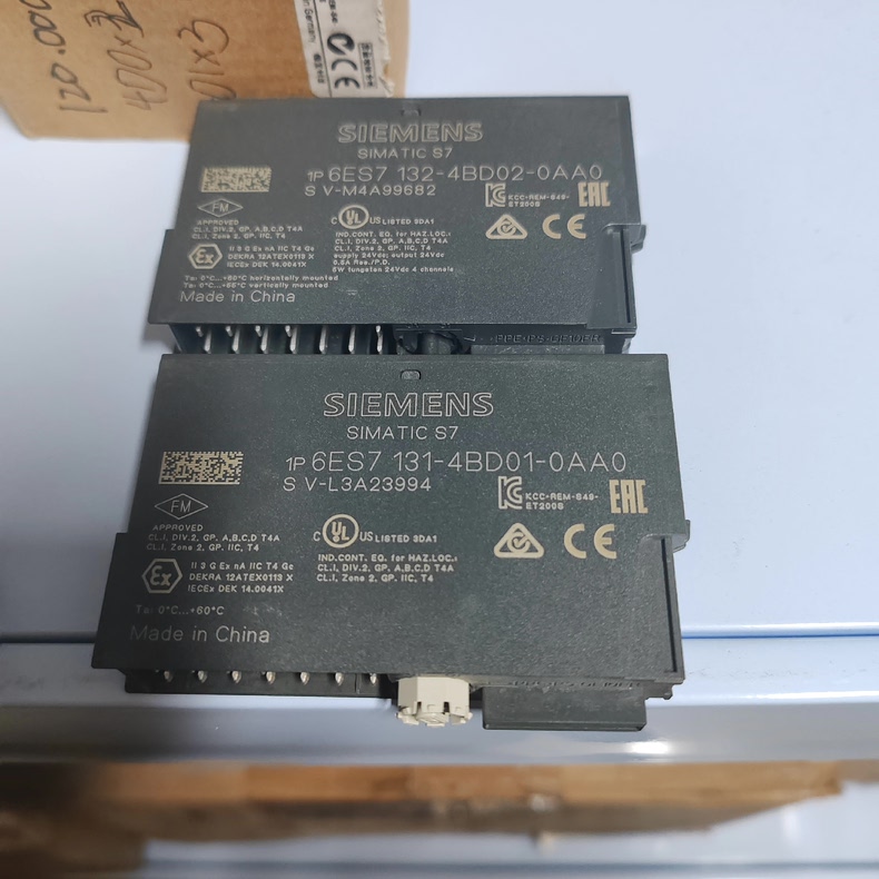 Siemens 6ES7132-4BD02-0AA0 Модуль ET-200 2