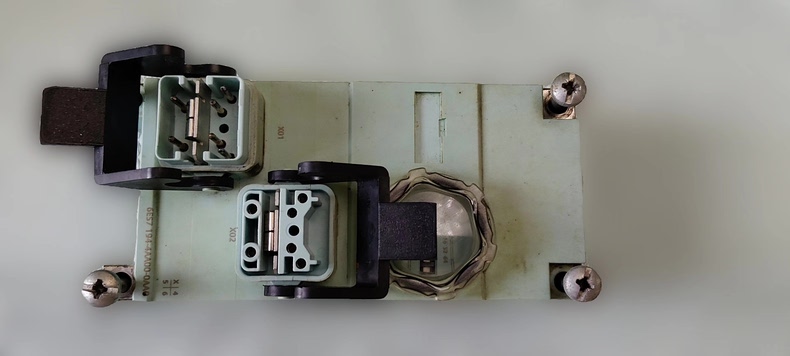 Siemens 6ES7194-4AA00-0AA0 Модуль ET-200