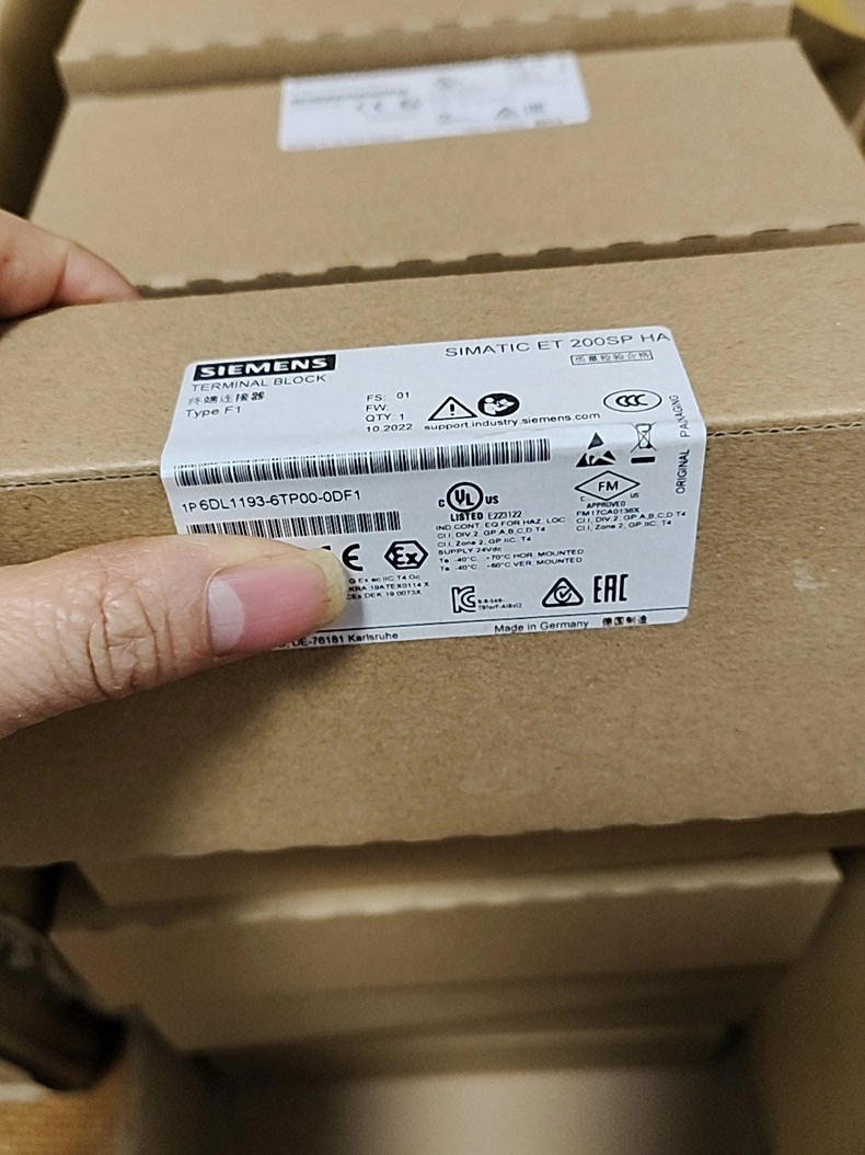 Siemens 6DL1193-6TP00-0DF1 Модуль ET-200