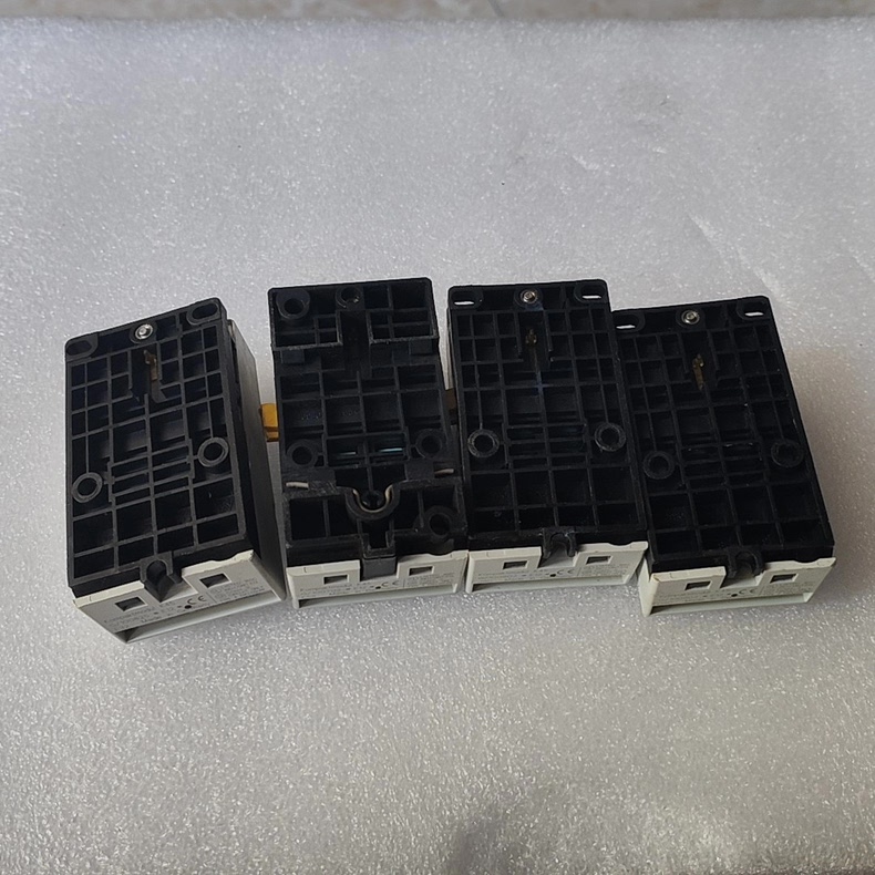 Siemens 3RK2200-0CQ00-0AA3 Модуль 4