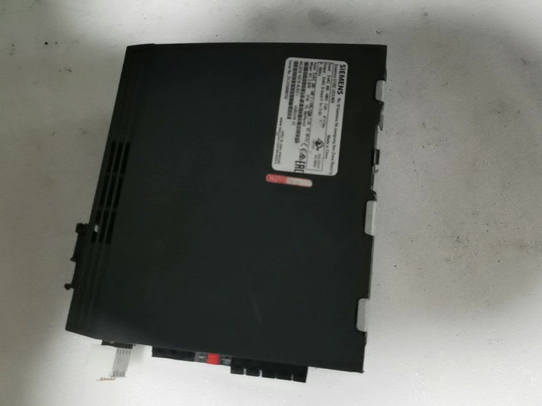 Siemens 6SL3210-1KE15-8UB2 Преобразователь частоты 3