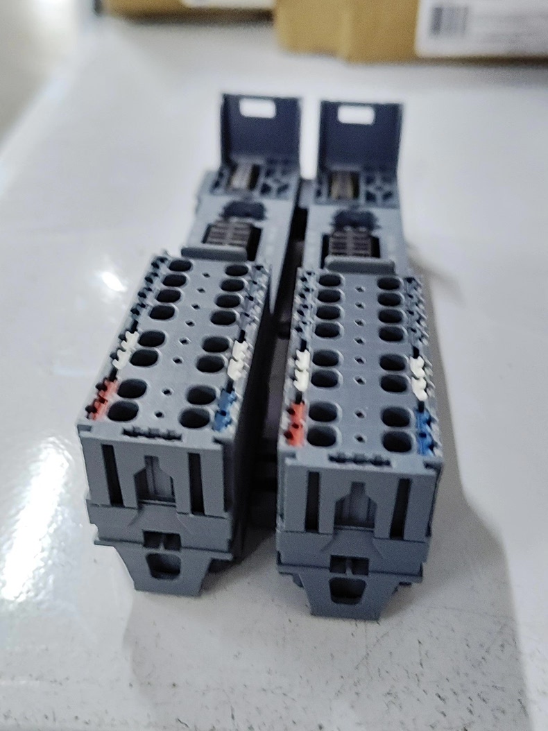 Siemens 6ES7193-6BP20-0BB1 Модуль ET-200 4