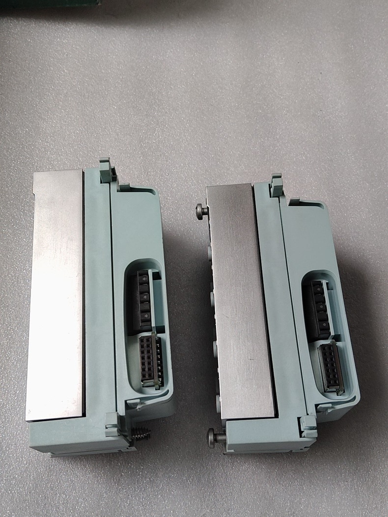 Siemens 6ES7194-4CB50-0AA0 Модуль ET-200 4