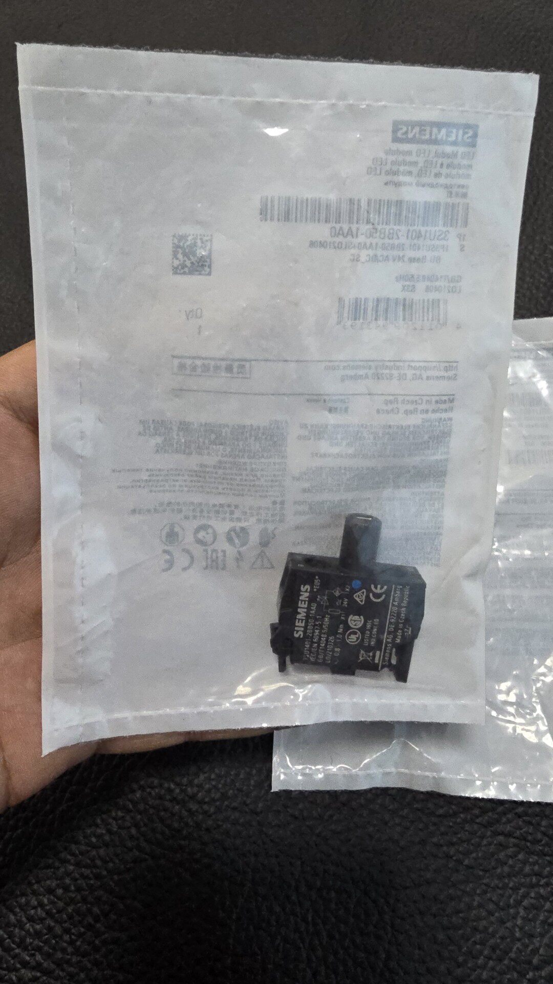 Siemens 3SU1401-2BB50-1AA0 Модуль 4