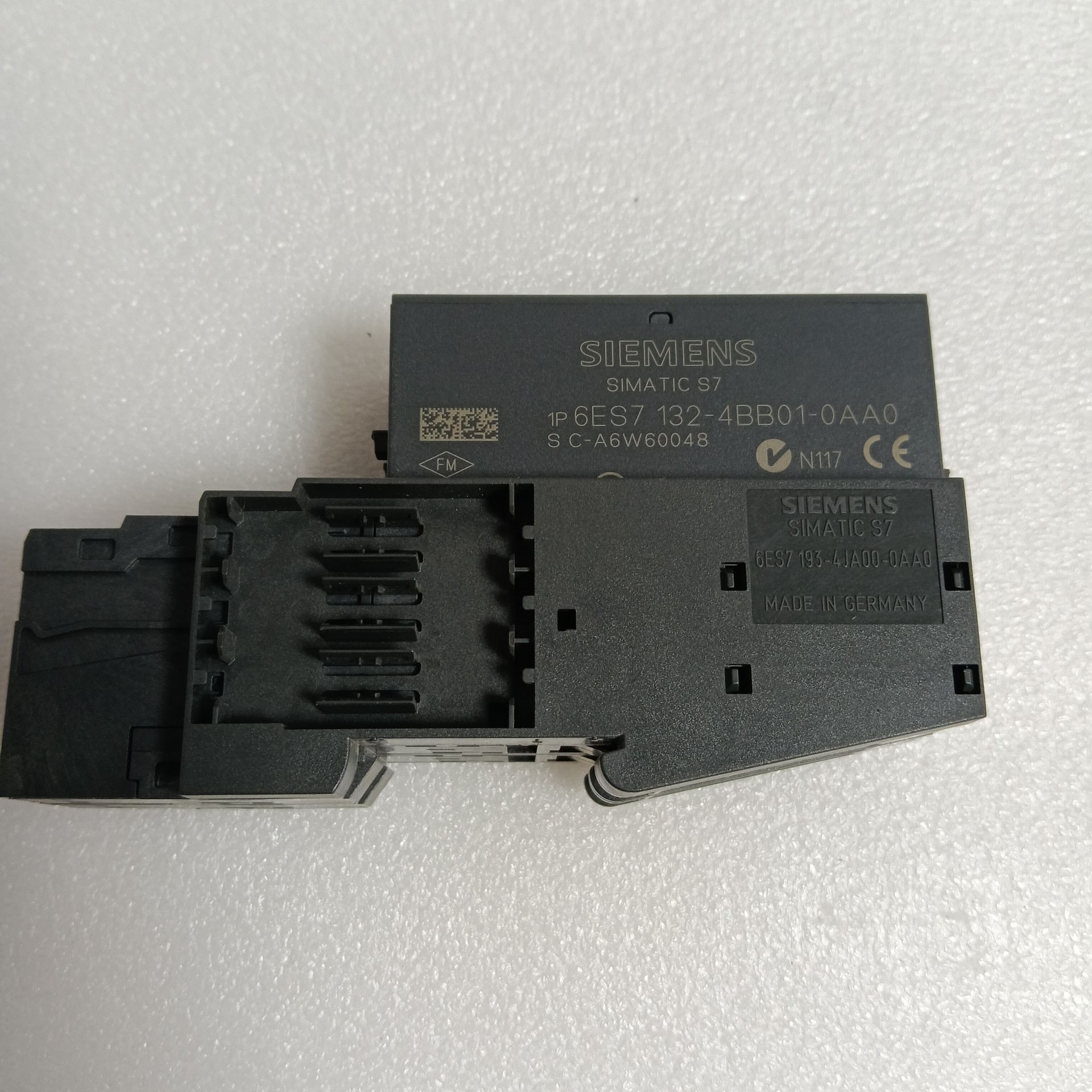 Siemens 6ES7132-4BB01-0AA0 Модуль ET-200 3