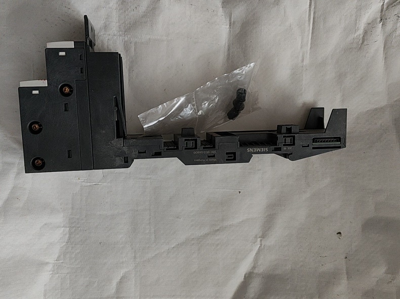 Siemens 3RK1903-0AC10 Модуль ET-200 3