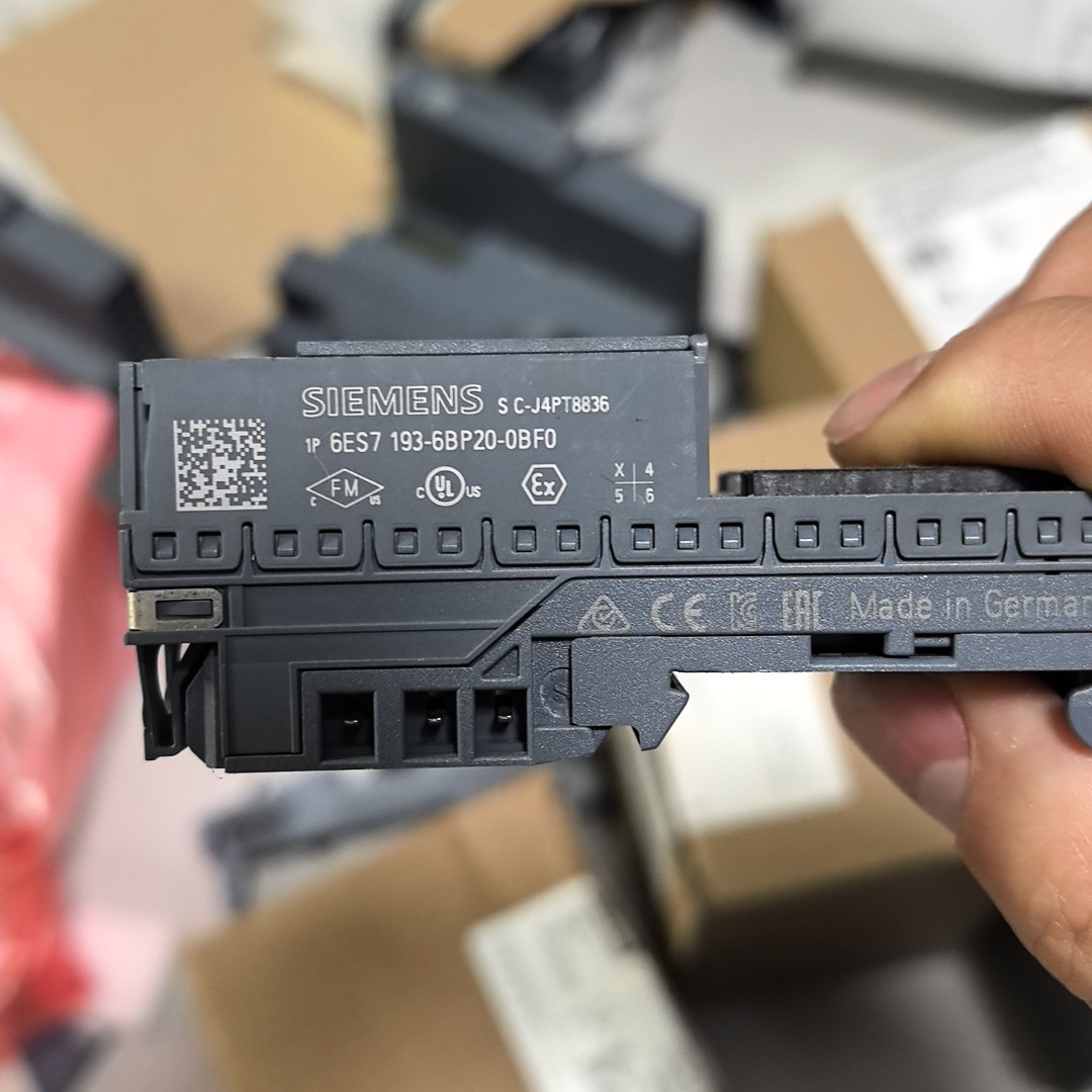 Siemens 6ES7193-6BP20-0BF0 Модуль ET-200