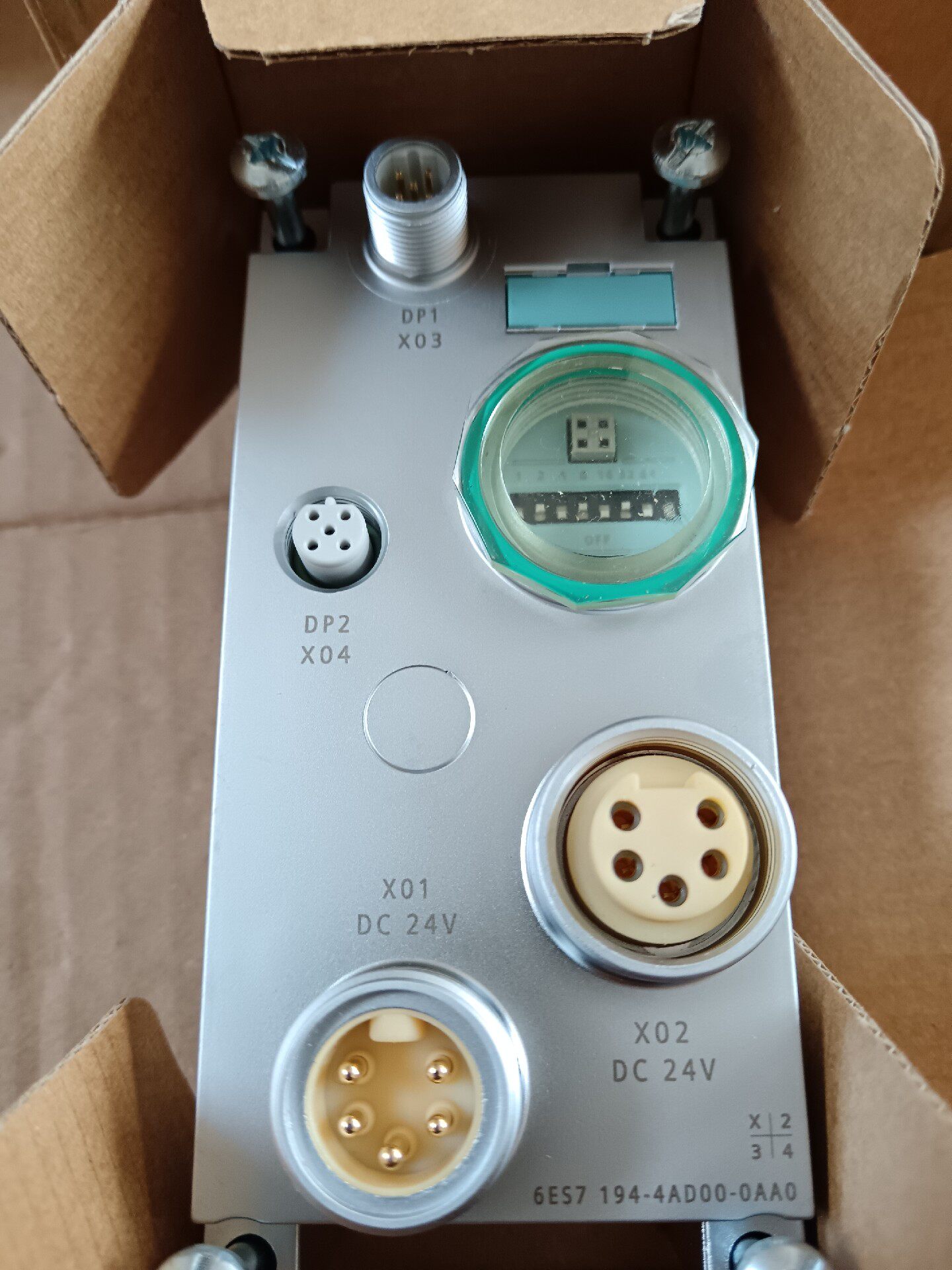Siemens 6ES7194-4AD00-0AA0 Модуль ET-200