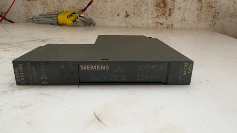 Siemens 3RK1903-0BA00 Модуль ET-200