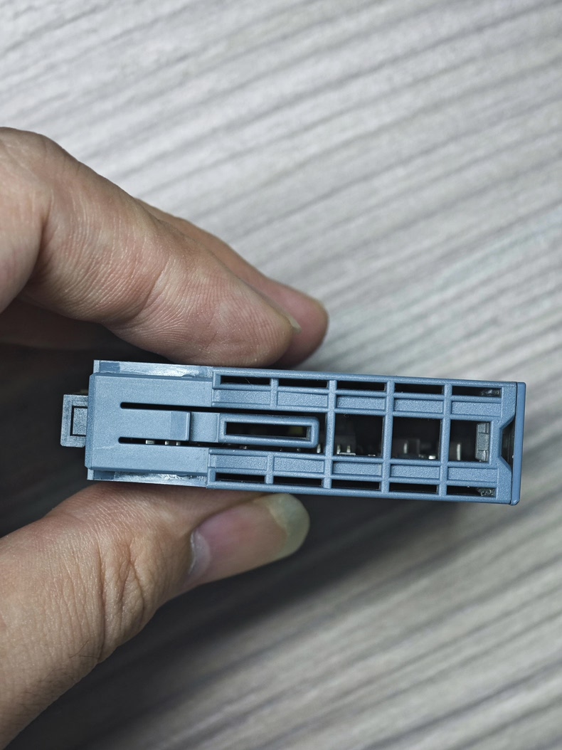 Siemens 6ES7135-6GB00-0BA1 Модуль ET-200 4