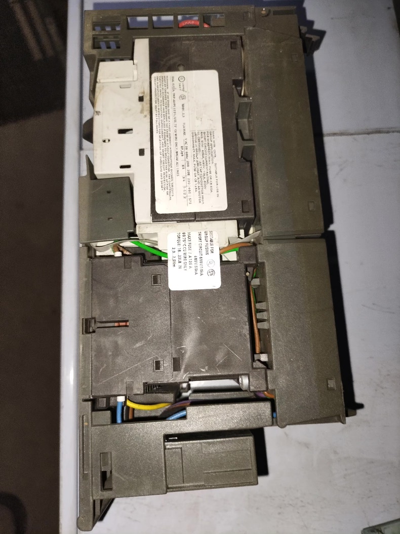 Siemens 3RK1301-1CB00-1AA2 Модуль ET-200 3