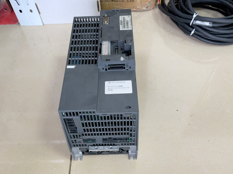 Siemens 6SL3210-1KE22-6UB1 Преобразователь частоты