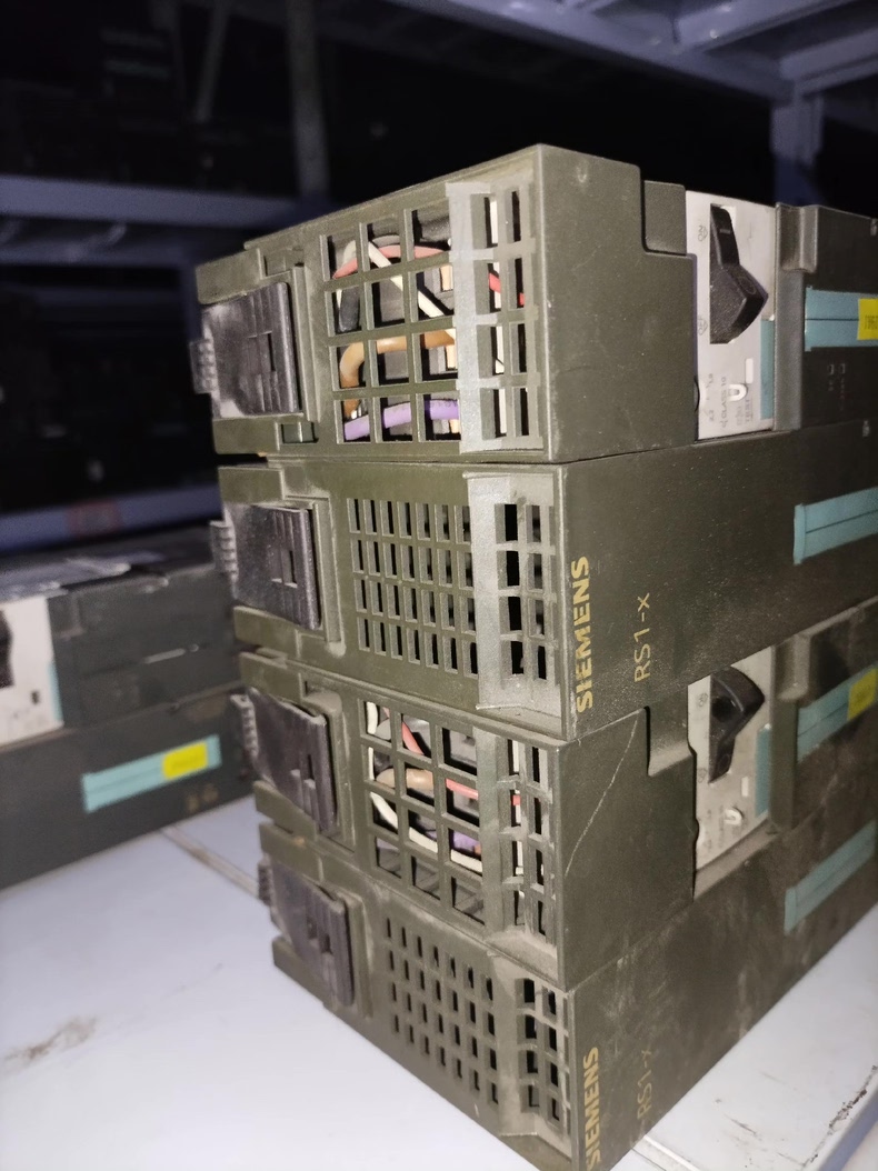 Siemens 3RK1301-1CB00-1AA2 Модуль ET-200 2