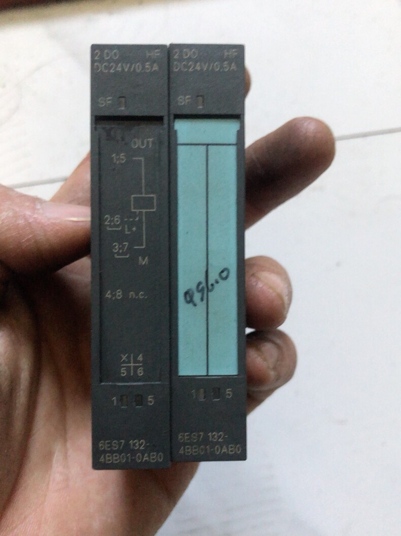 Siemens 6ES7132-4BB01-0AB0 Модуль ET-200 3