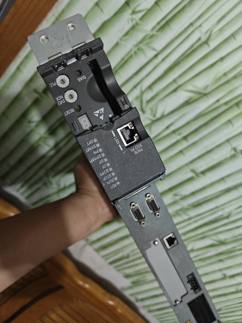 Siemens 6AU1425-2AA00-0AA0 ПЛК / Контроллеры